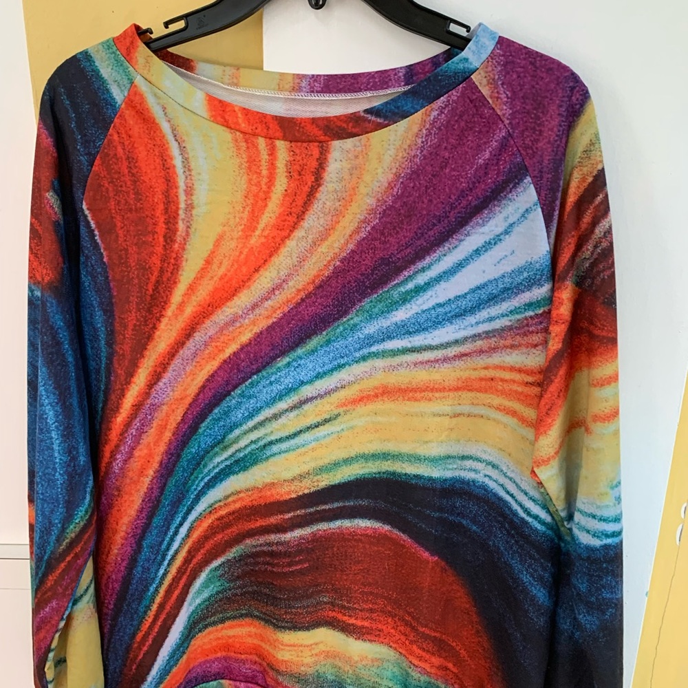 Multi color long sleeve scoop neck top